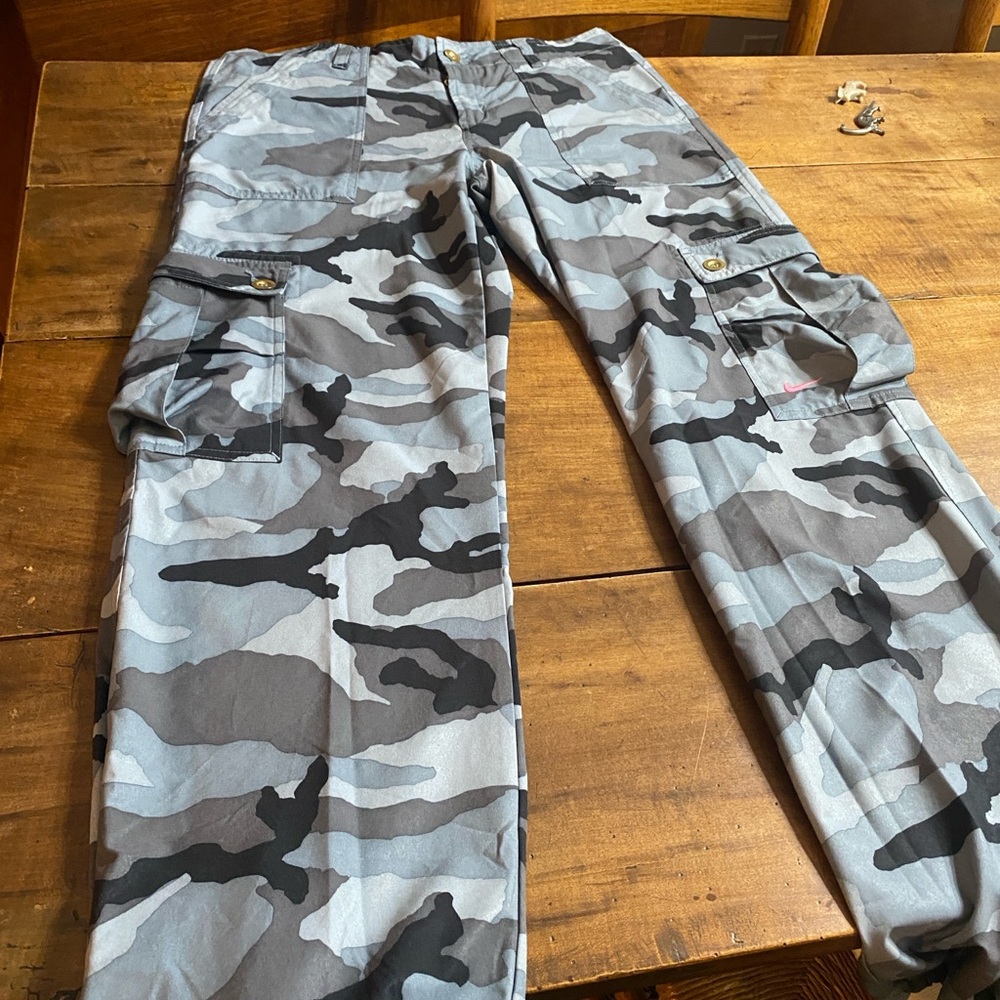 Nike FIT DRY Women’s GRAY and BLUE cargo pants gold buttons & pink logo size 4-6